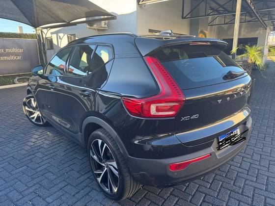 VOLVO XC40 1.5 T5 RECHARGE R-DESIGN GEARTRONIC